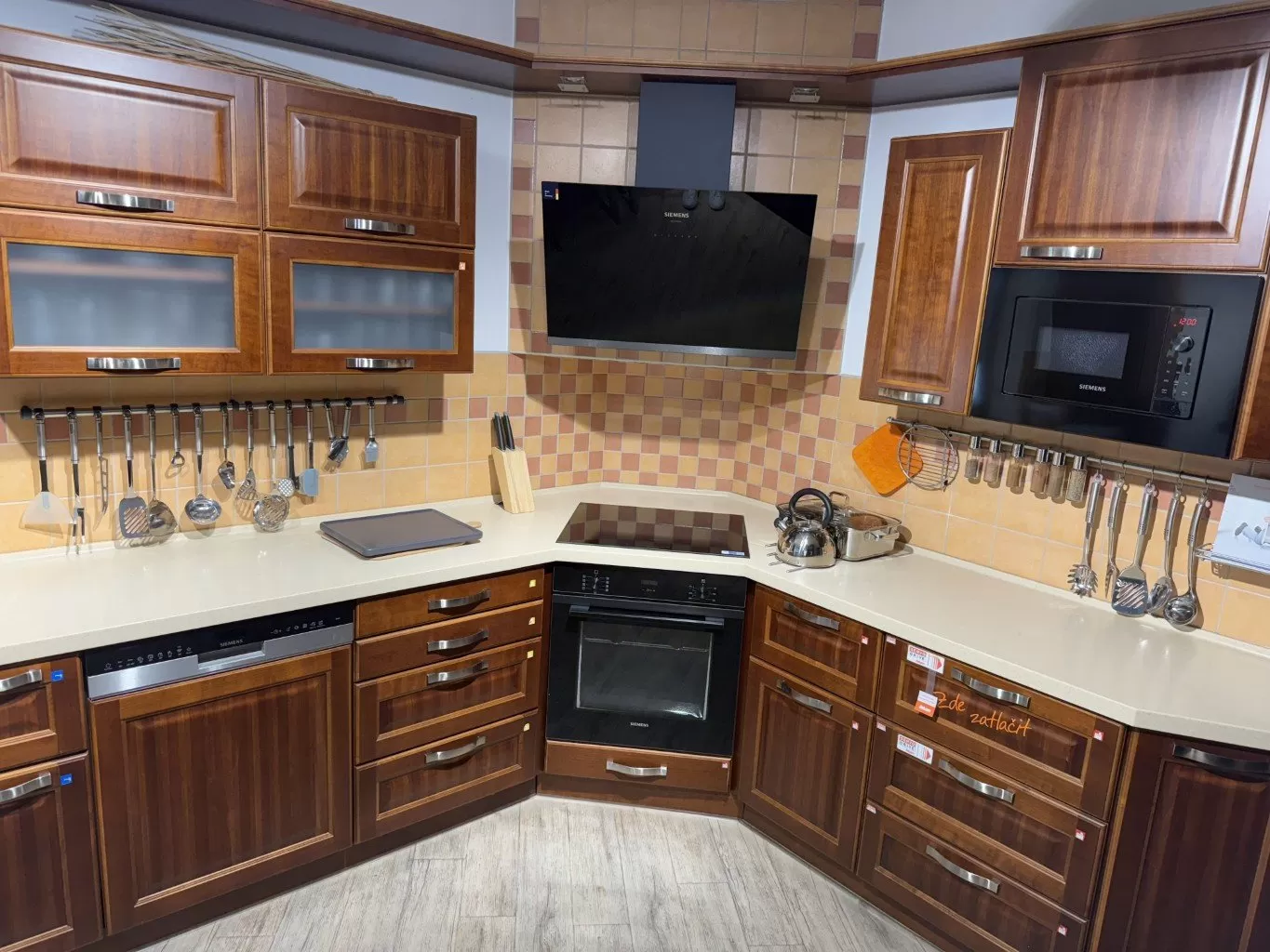 Rohová kuchyň od Hezkého domova